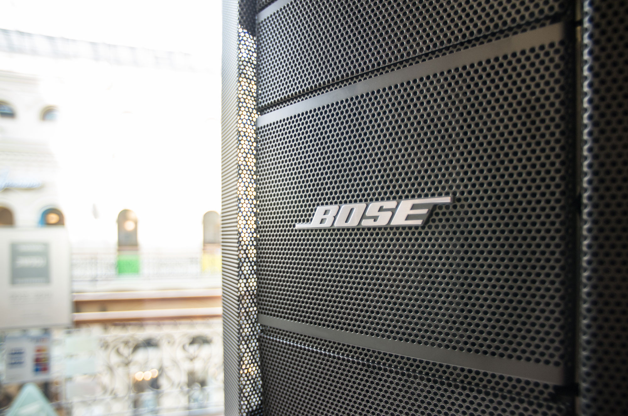 Bose москва. Фирма Bose. Техника фирмы Bose. Bose logo. Музыкальная стойка Bose.